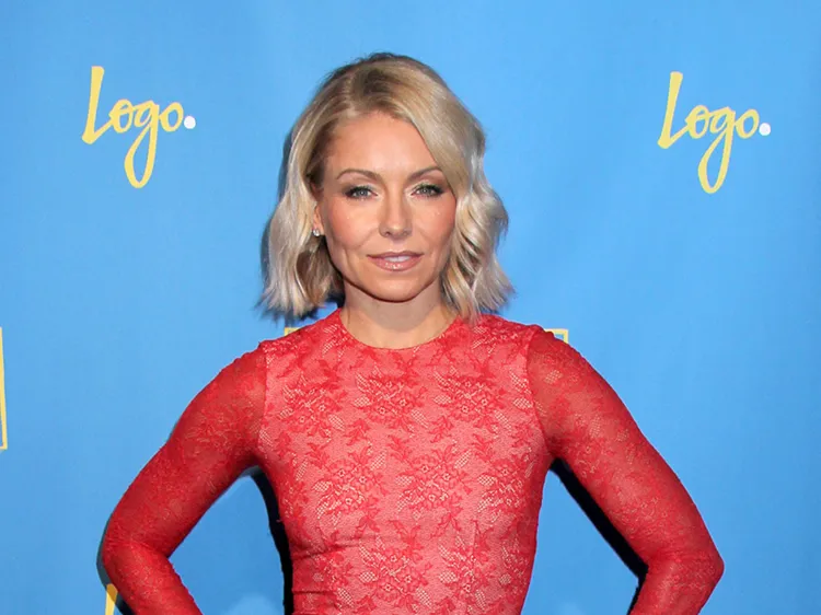 Corte de pelo básico: Para mujeres mayores de 60 años 4 - 【MioEstilo】 kelly ripa corte de pelo corto mujer 60 años con gafas 2020 2021 otoño invierno