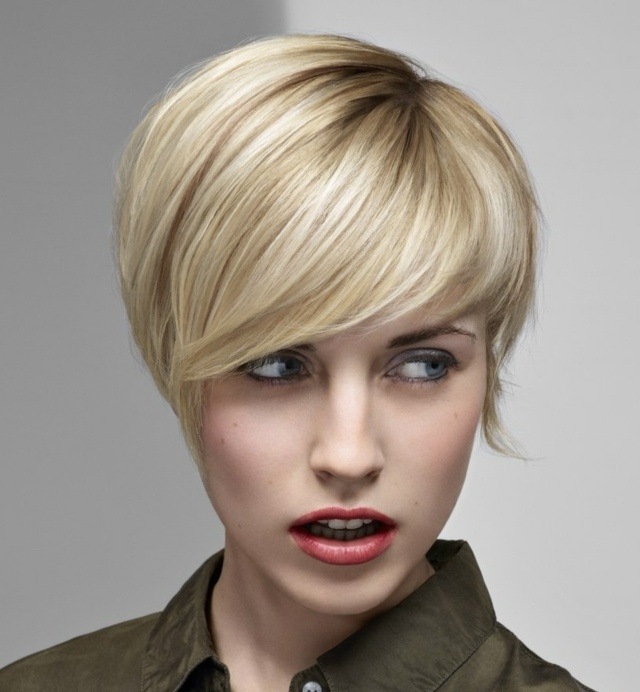 corte-corto-mujer-flequillo-largo-2015-cara-alargada