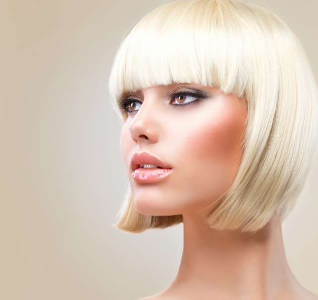 corto-mujer-bob-rubio-platino-flecos-este-año