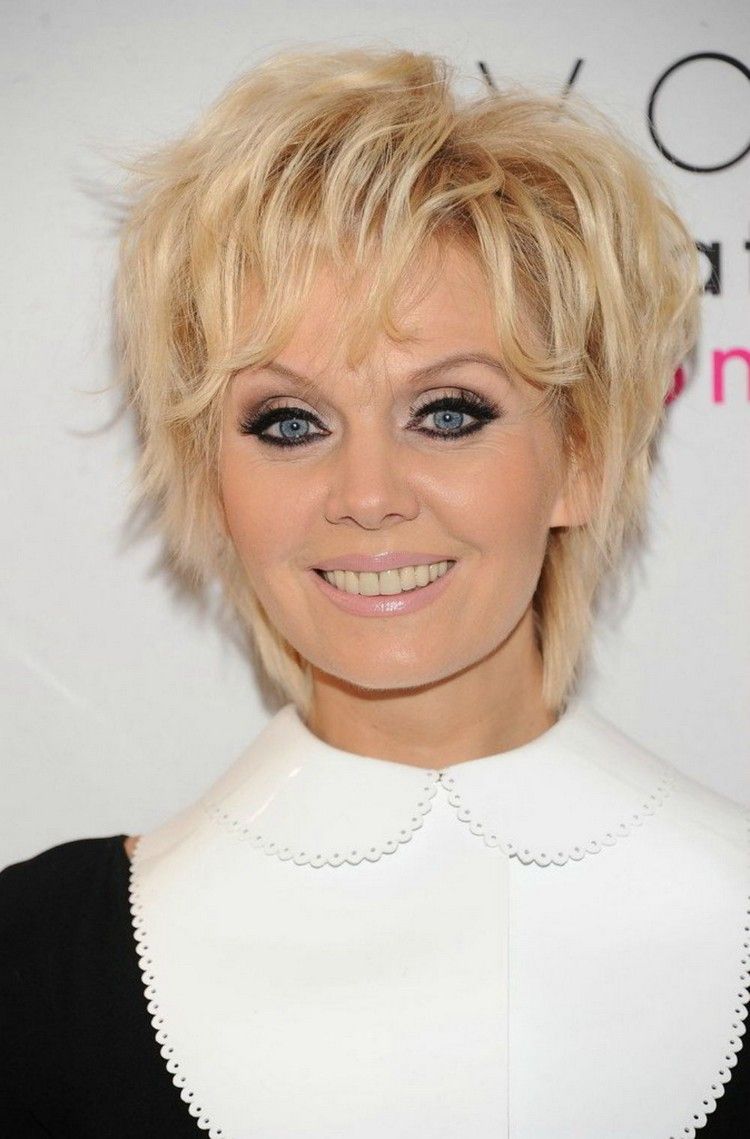 Estilo en capas para mujer ¿cómo incorporarlo a tu look? 12 - 【MioEstilo】 corte-degradado-mujer-cascada-atajo-chanseuse-valeria