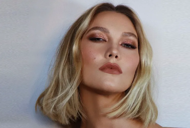 Karlie Closs luciendo el bob en porciones de moda este invierno 2023