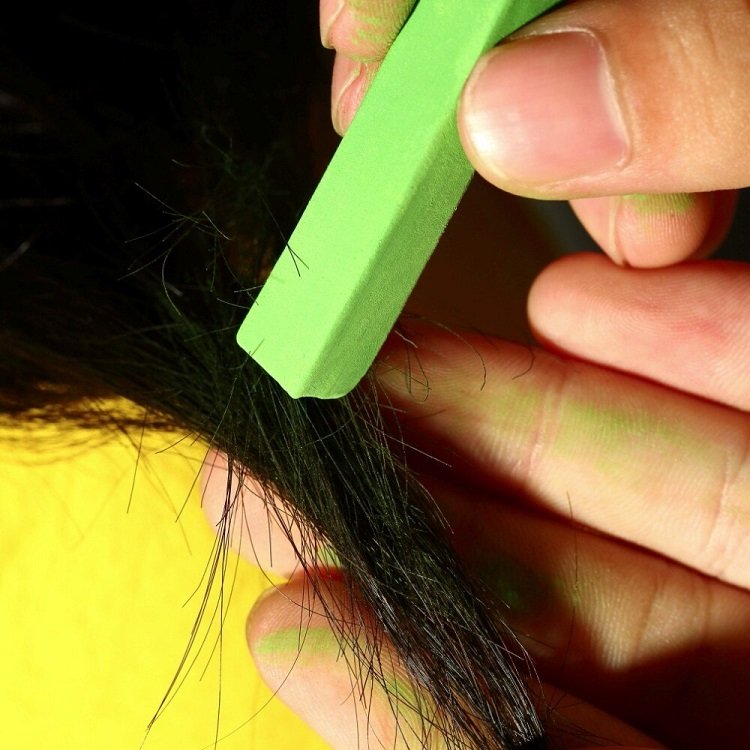 Tiza para el cabello: ¿cómo usar este colorante lavable? 4 - 【MioEstilo】 Cómo aplicar crayola en el cabello
