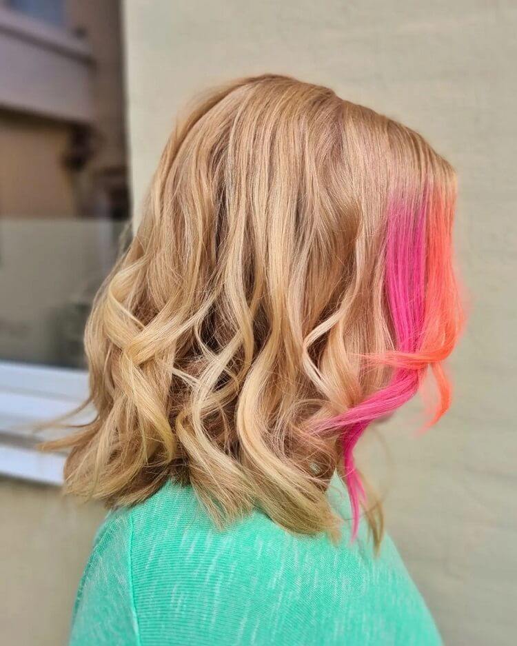 maquillaje de cabello rosa y anaranjado