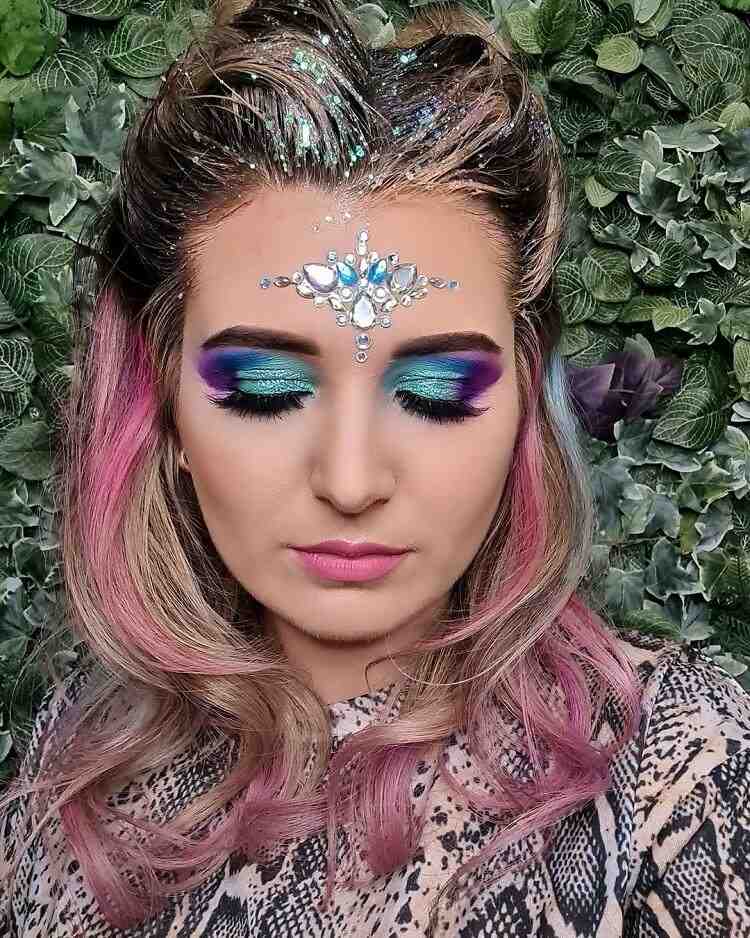maquillaje y estilismo para festejo
