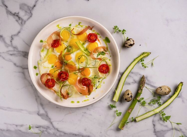 nutrientes que promueven el crecimiento del cabello vitamina d huevos