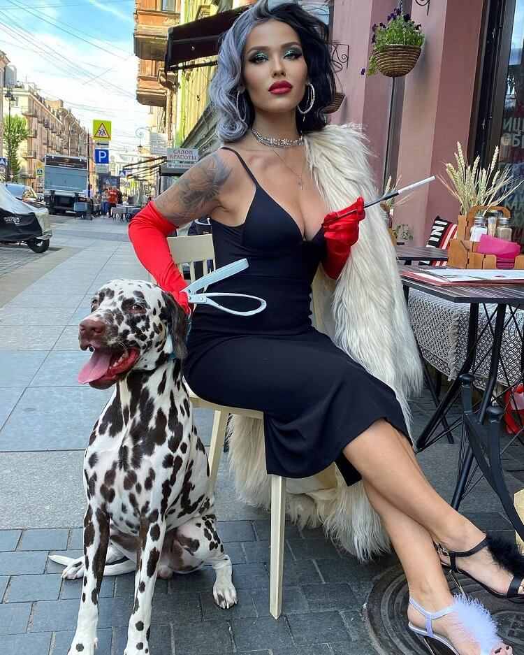 Pelo Cruella: la moda relevante que merece tu interés 18 - 【MioEstilo】 Cruella d'Enfer cabello rubio ceniza