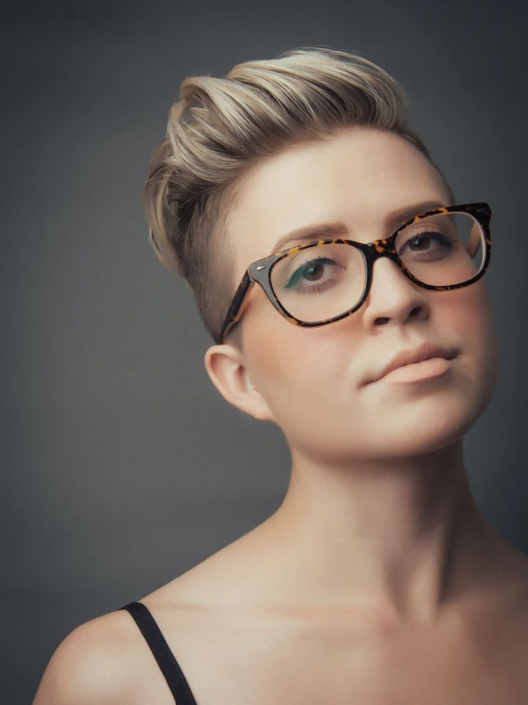30 propuestas de cortes de cabello en degradado para caballeros 18 - 【MioEstilo】 degradado-progresivo-mujer-rubio-largo-pelo-recogido