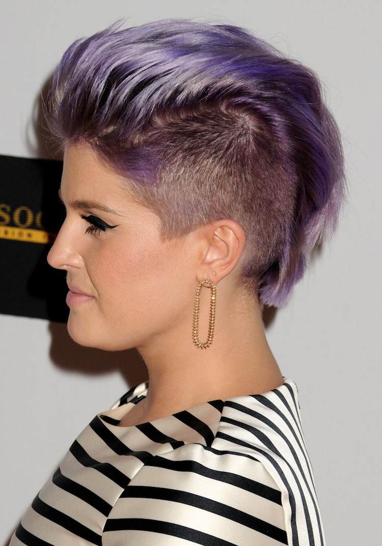 30 propuestas de cortes de cabello en degradado para caballeros 24 - 【MioEstilo】 degradado-progresivo-mujer-mohawk-corte-degradado-malva-coloración