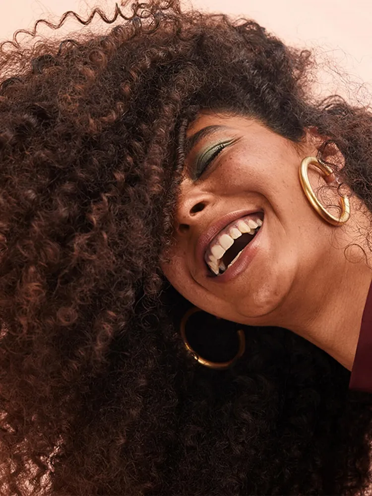 ¿Cómo deshacer los nudos en el cabello rizado, encrespado o enmarañado? ¡Pequeña guía para desenredar el pelo! 6 - 【MioEstilo】 Errores a evitar al desenredar el pelo rizado bebé mujer hombre