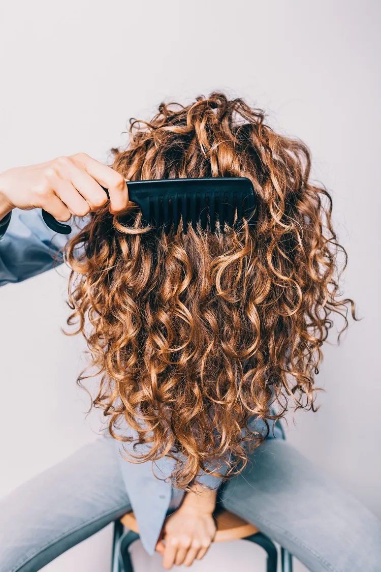 ¿Cómo deshacer los nudos en el cabello rizado, encrespado o enmarañado? ¡Pequeña guía para desenredar el pelo! 8 - 【MioEstilo】 desenredar pelo rizado hombre mujer