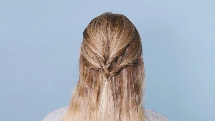 trenzas en coleta alta