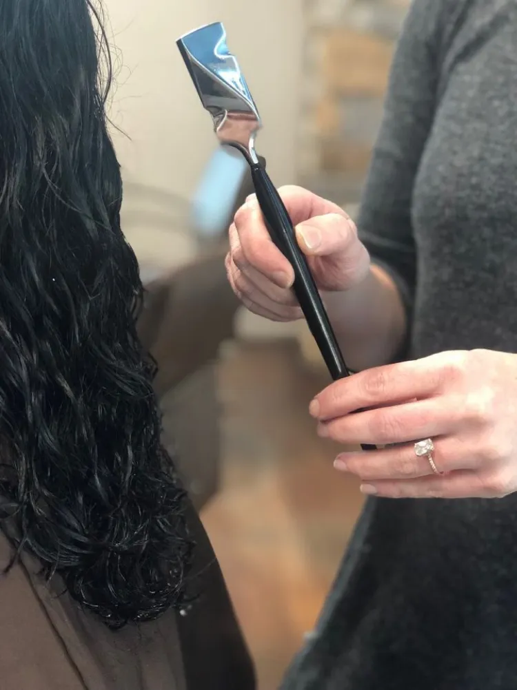 añadir volumen de forma natural al cabello fino con Calligraphy Cut
