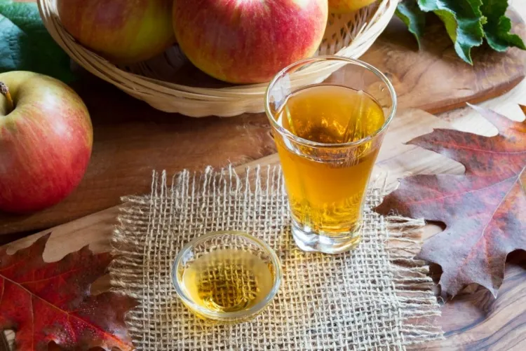 elaboración de crecimiento del cabello con vinagre de manzana