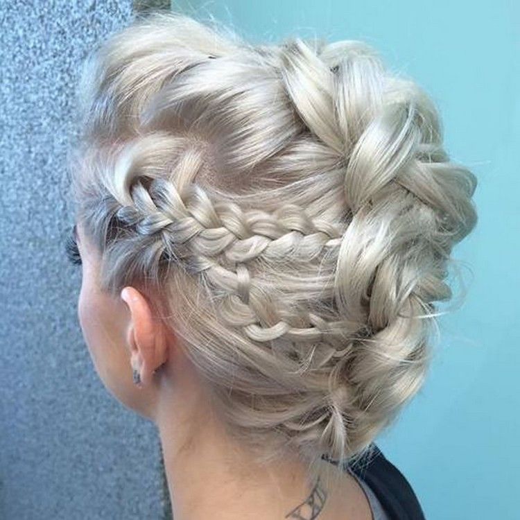 faux hawk mujeres cabello rubio platino