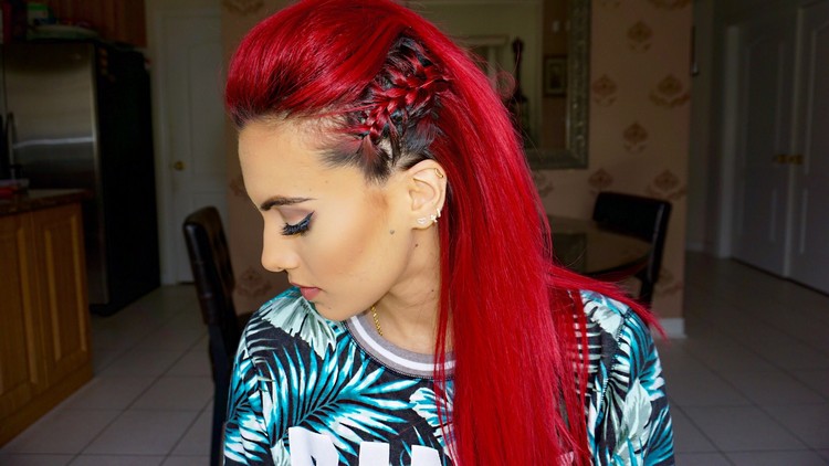 imitación halcón chica pelo extenso rojo