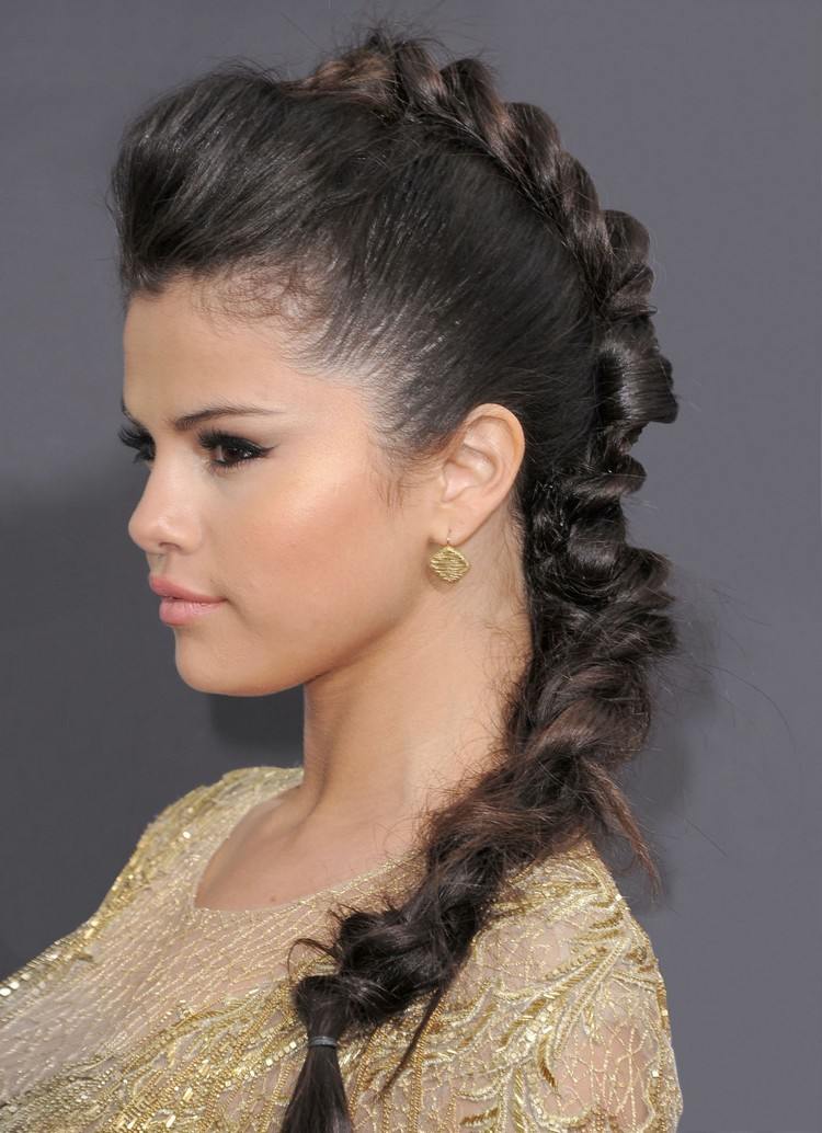 imitación halcón mujer trenza Selena Gomez