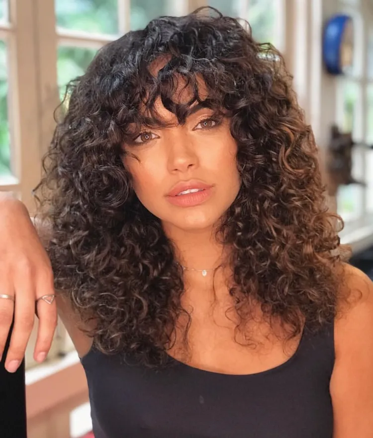 ¿Corte de tendencia con flequillo rizado? ¡Aquí te mostramos cómo romper el estigma del cabello este otoño! 8 - 【MioEstilo】 cabello natural de longitud media con flequillo rizado ideas morenas