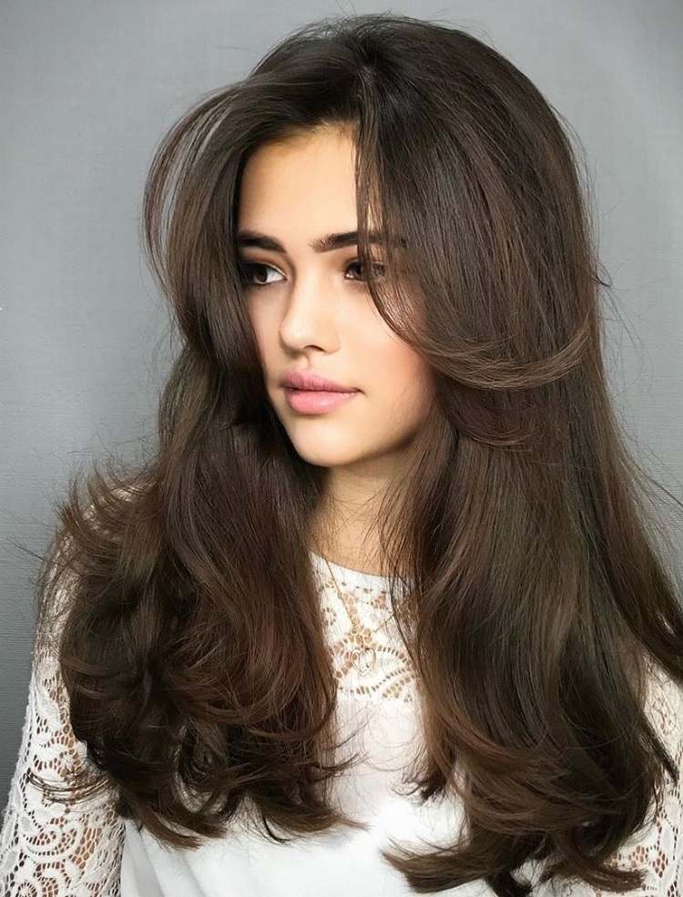 Flequillo de cortina: ideas y maneras de lucirlo 10 - 【MioEstilo】 fleco extenso de cortina marrón