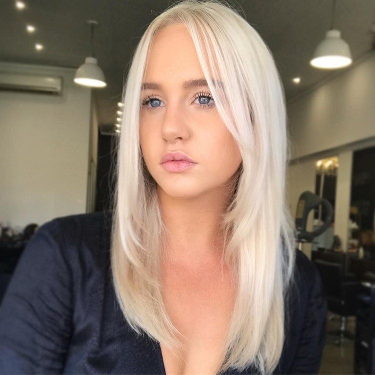 Flequillo de cortina: ideas y maneras de lucirlo 17 - 【MioEstilo】 cortina extensa flequillo cabello extenso y rubio liso