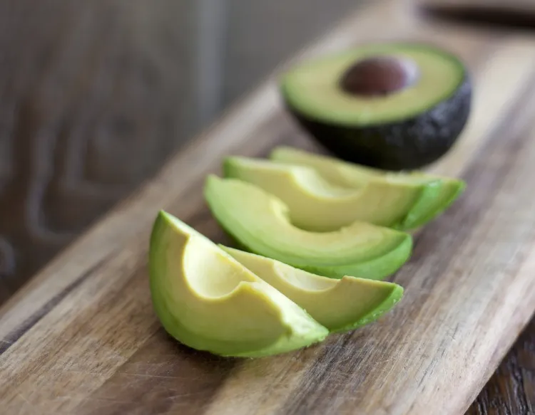 ¿Melena larga después de los 50 años? ¡Estoy de acuerdo, pero con matices! ¡Aquí tienes los consejos que necesitas conocer! 9 - 【MioEstilo】 qué cuidados para el cabello largo después de los 50 comer alimentos ricos en vitaminas