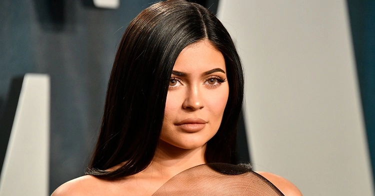 Cabello brillante de Kylie Jenner
