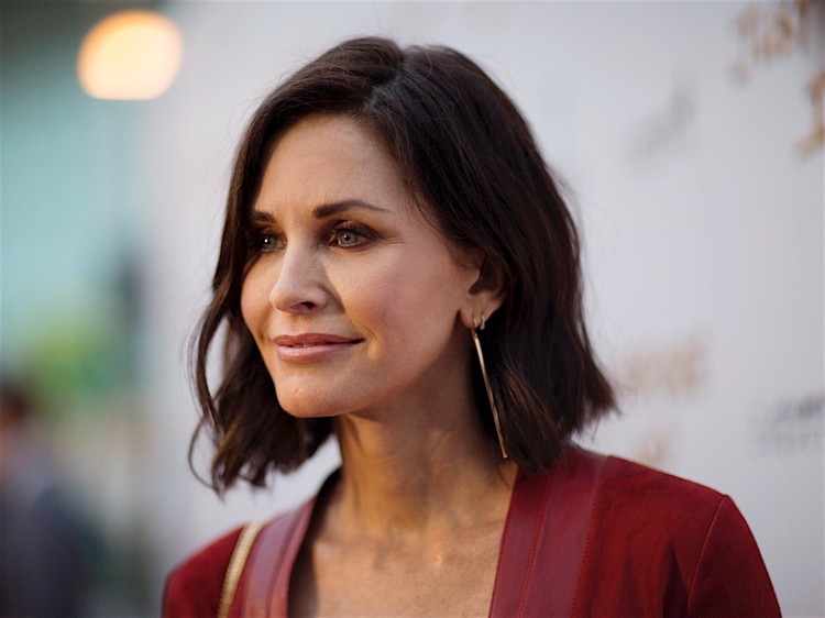 Propuestas de peinados de famosos: 10 sugerencias fantásticas 3 - 【MioEstilo】 propuesta de peinado corto para mujer de 50 años