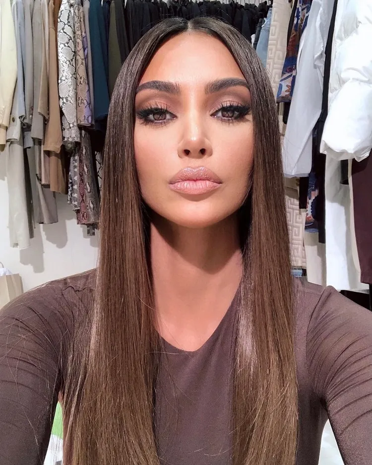 Liquid Hair ¿Qué es y cómo aplicarlo para conseguir un pelo sedoso? 2 - 【MioEstilo】 tendencia de pelo liquido brillo de pelo liquido kim kardashian laminacion del cabello de este año