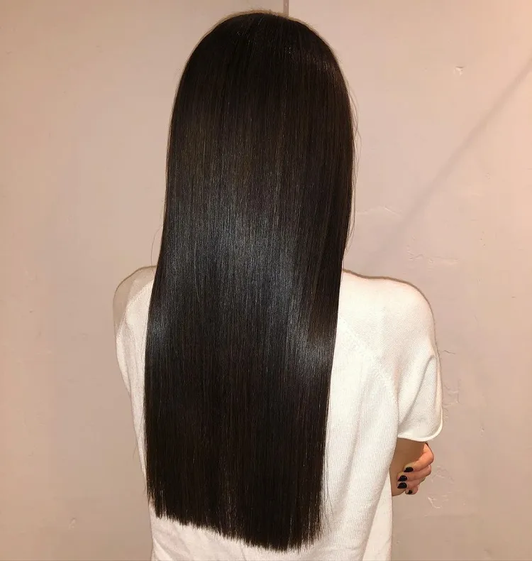 Liquid Hair ¿Qué es y cómo aplicarlo para conseguir un pelo sedoso? 4 - 【MioEstilo】 tendencia pelo liquido cristal tecnica alisado cabello de este año mujer