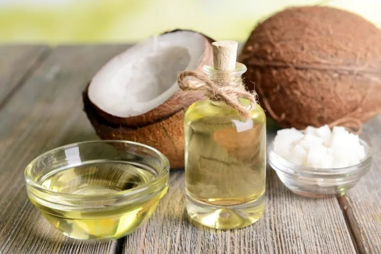 mascarillas para el crecimiento del cabello aplicadas uniformemente masajear suavemente