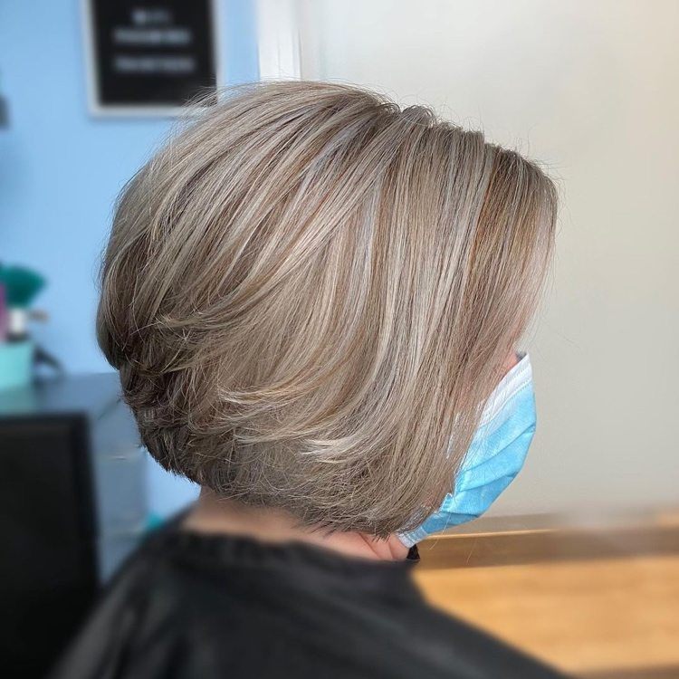 ¿Mechas plateadas o balayage en cabello oscuro y claro? 9 - 【MioEstilo】 mechas grises cabello decolorado corte de pelo corto