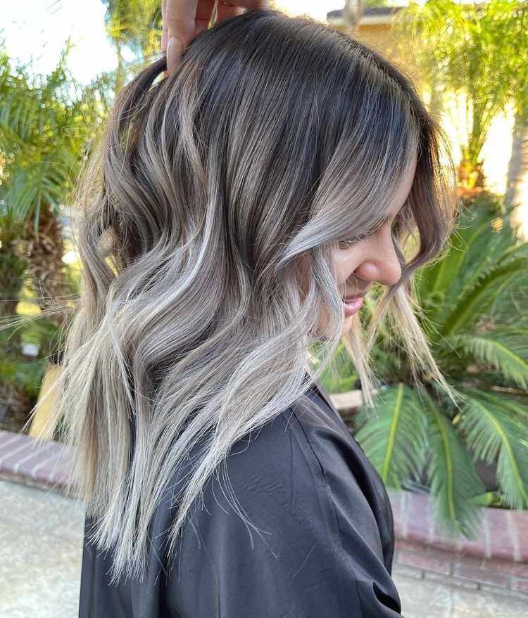¿Mechas plateadas o balayage en cabello oscuro y claro? 12 - 【MioEstilo】 balayage cabello castaño gris claro