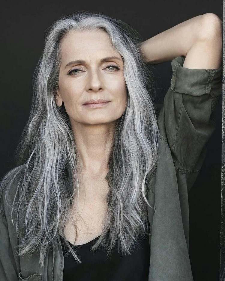 Estilos de cabello gris para mujeres con más de 20 looks que te inspiran - 2026