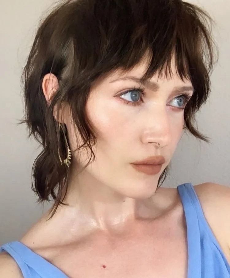 ¿De qué manera llevar el moderno corte femenino de invierno de 2023 desde la década de los 70? 6 - 【MioEstilo】 peinado de moda para mujer en invierno 2021 estilo retro corte de pelo corto para mujer corte pixie corte mullet