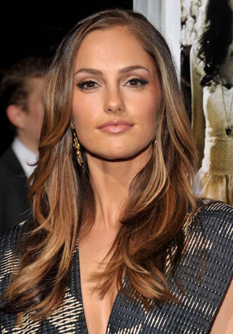 ombré-rubio-minka-kelly-largos-maquillaje-naturaleza