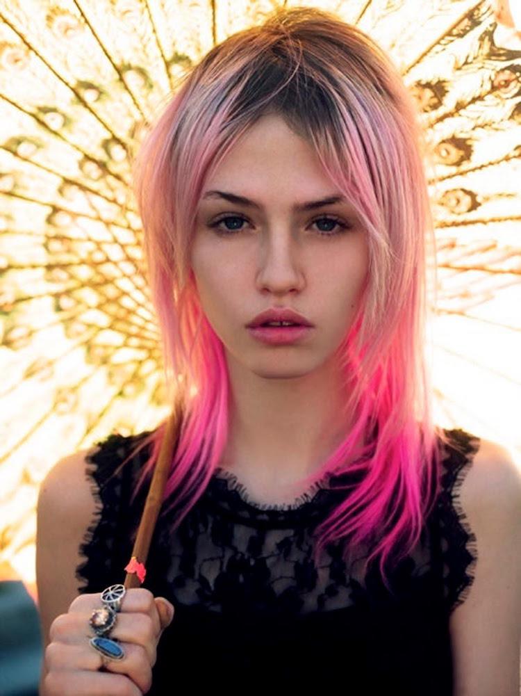 ombré-cabello-neón-rosa-cabello-liso