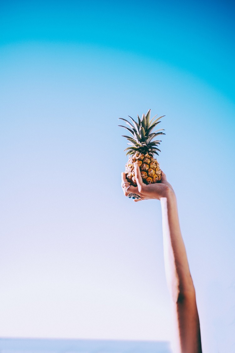 alimentos para cuidar cabello de forma natural en verano