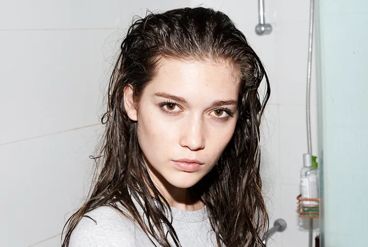 buenos gestos protección cabello sol agua mar cloro piscina cómo limitar daños verano