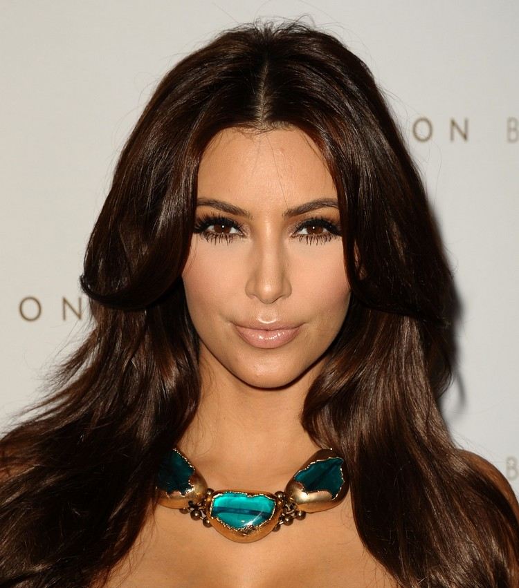 qué tonalidades cabello marrones ojos kim-kardashian-maquillaje-ideas