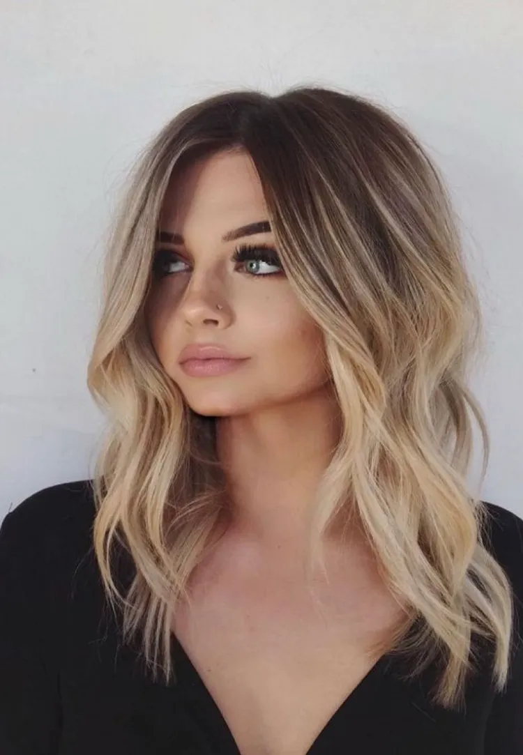 corte de pelo mujer redondo largo ondulado balaya rubia cabello ondulado