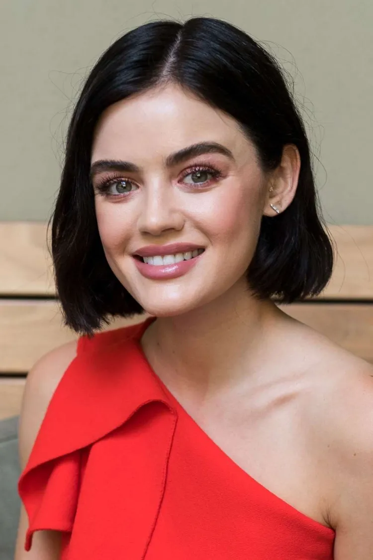 idea superior mujer corte de pelo para cara cuadrada lucy hale
