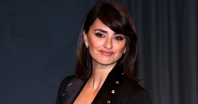 flequillo lateral pelo fino cara redonda penelope cruz