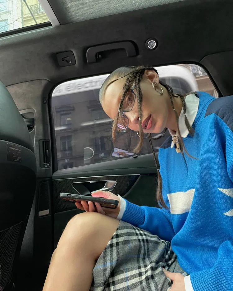 ¡El estilo perfecto para modernizar tu clásica coleta este verano! 3 - 【MioEstilo】 peinado moderno, cola de caballo trenzada medusa, cola de caballo Bella Hadid