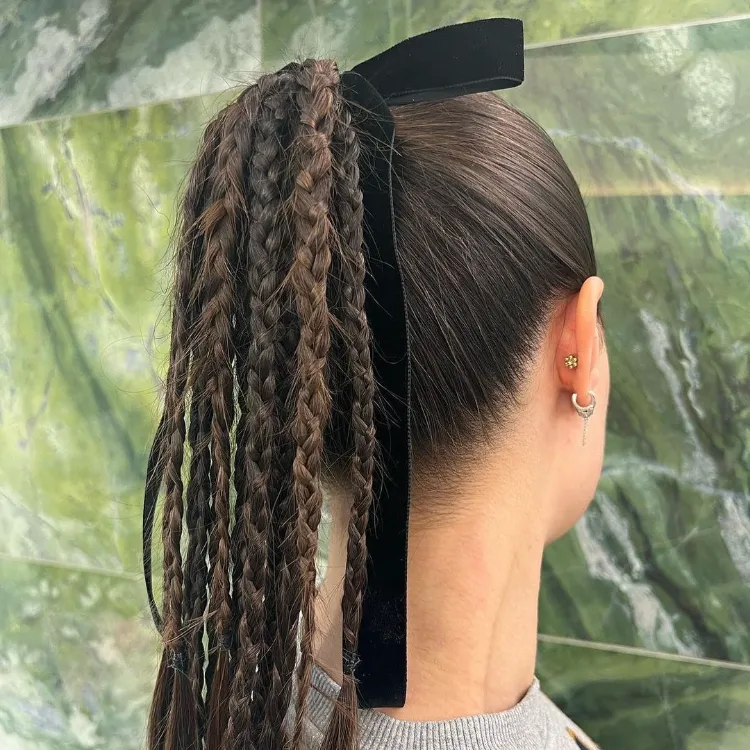 ¡El estilo perfecto para modernizar tu clásica coleta este verano! 4 - 【MioEstilo】 tutorial para realizar una cola de caballo de medusa en cabello largo y liso