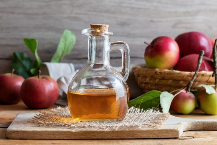 lavado de cabello con vinagre de sidra de manzana