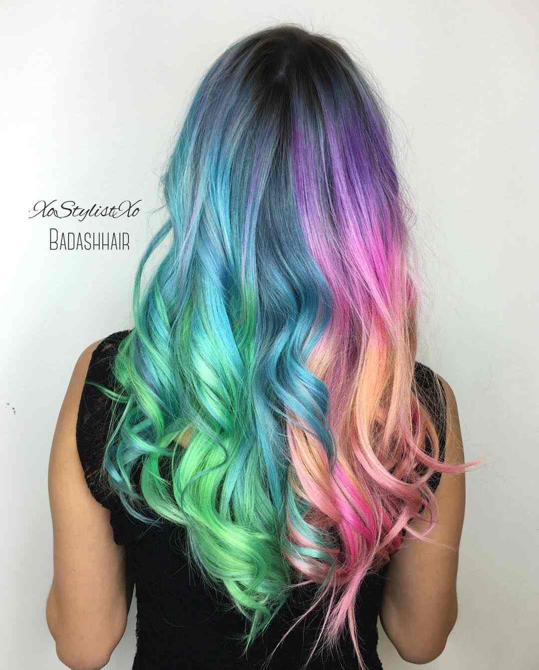 Cabellos multicolores: 12 ideas geniales que te encantarán 2 - 【MioEstilo】 efecto arcoíris marmoleado técnica de coloración del cabello estilista Ash Fortis