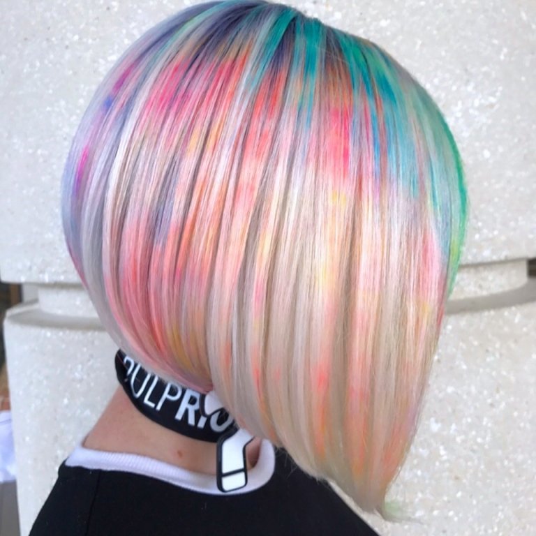 Cabellos multicolores: 12 ideas geniales que te encantarán 5 - 【MioEstilo】 Técnica de coloración Marble Hair efecto arcoíris pelo corto