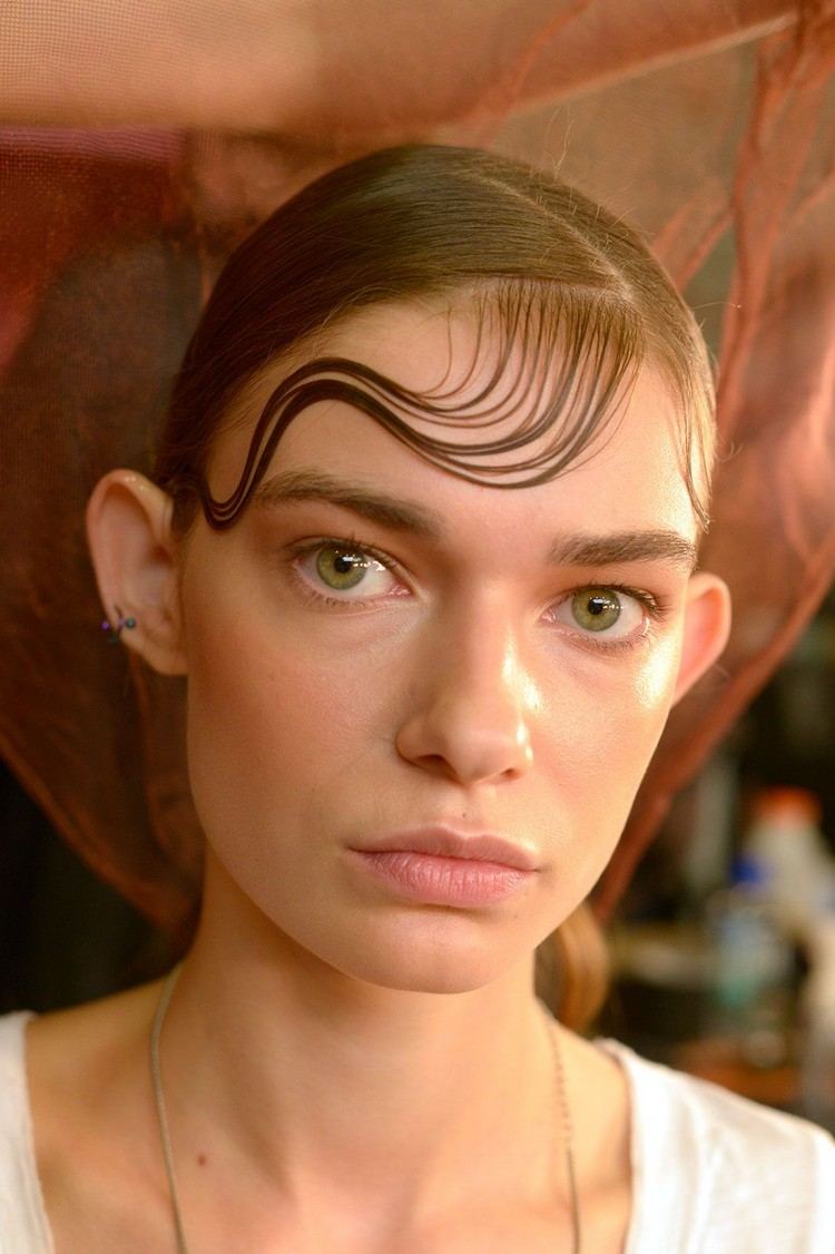 tendencia bebe cabello mujer 2021 famosas
