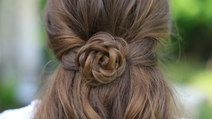 Trenzas con forma de flor: 10 ideas geniales 1658406728 602 trenza de pelo de flores
