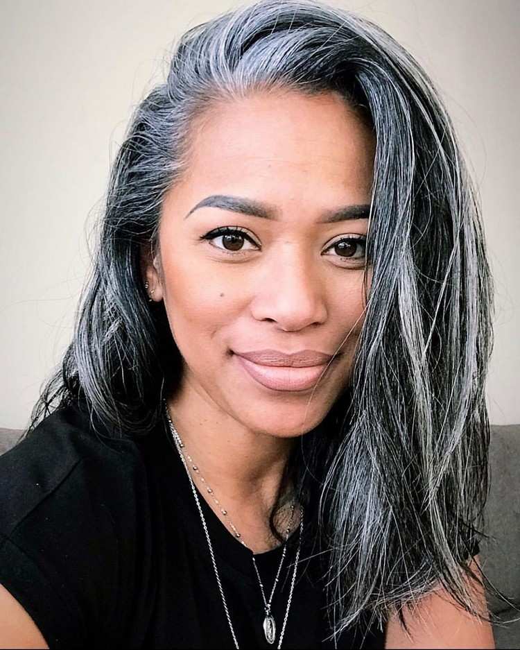 Peinado sal y pimienta en una diversidad de estilos elegantes para probar 1 - 【MioEstilo】 sal y pimienta cabello mujer joven