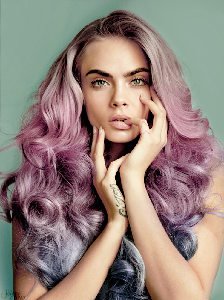 ombré-cabello-rosa-pálido-gris-melena-rizada